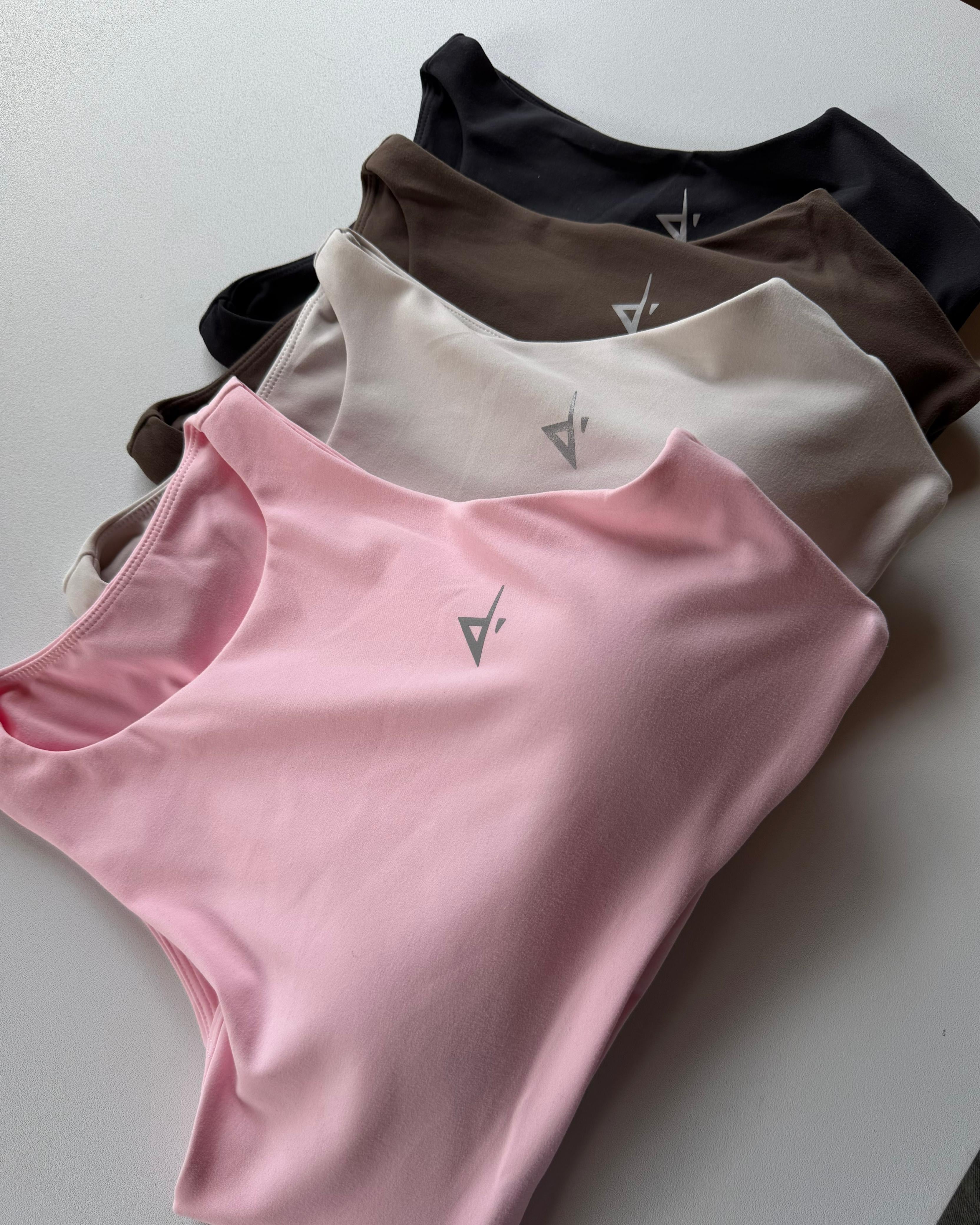 High neck sport bra