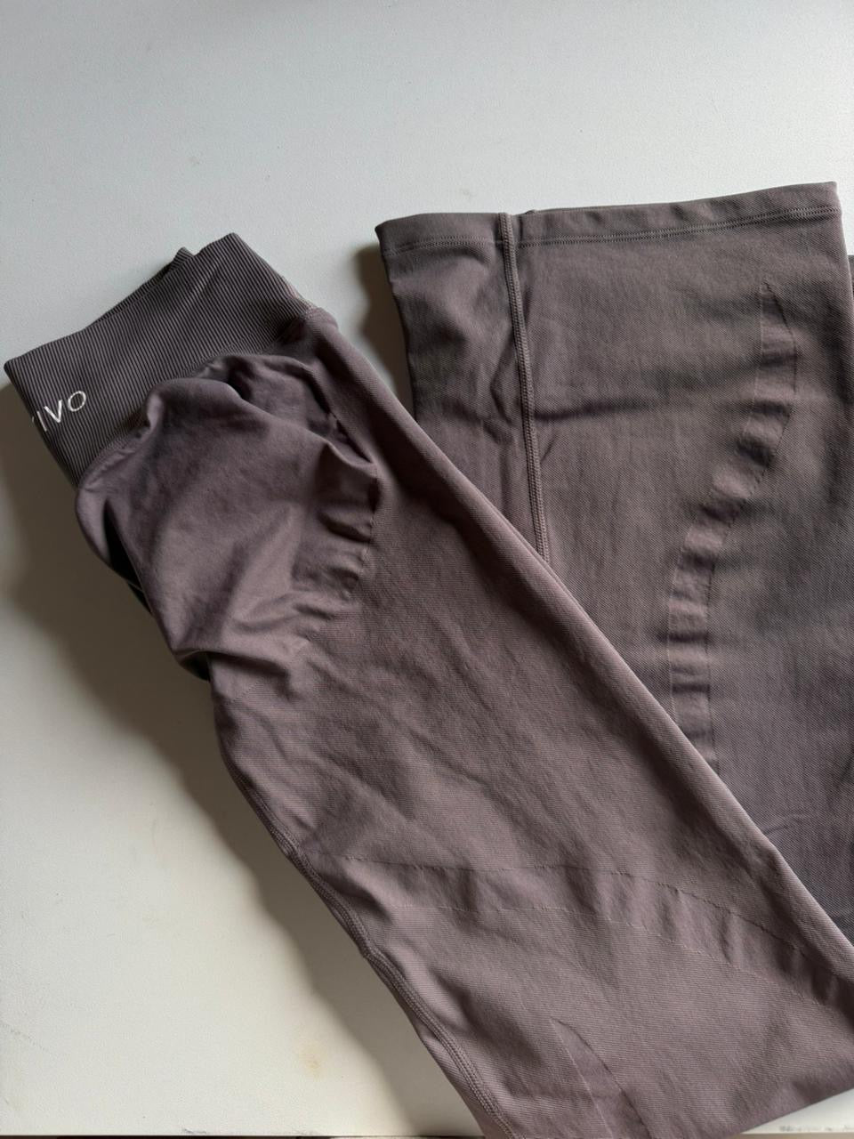 Flare criss cross legging