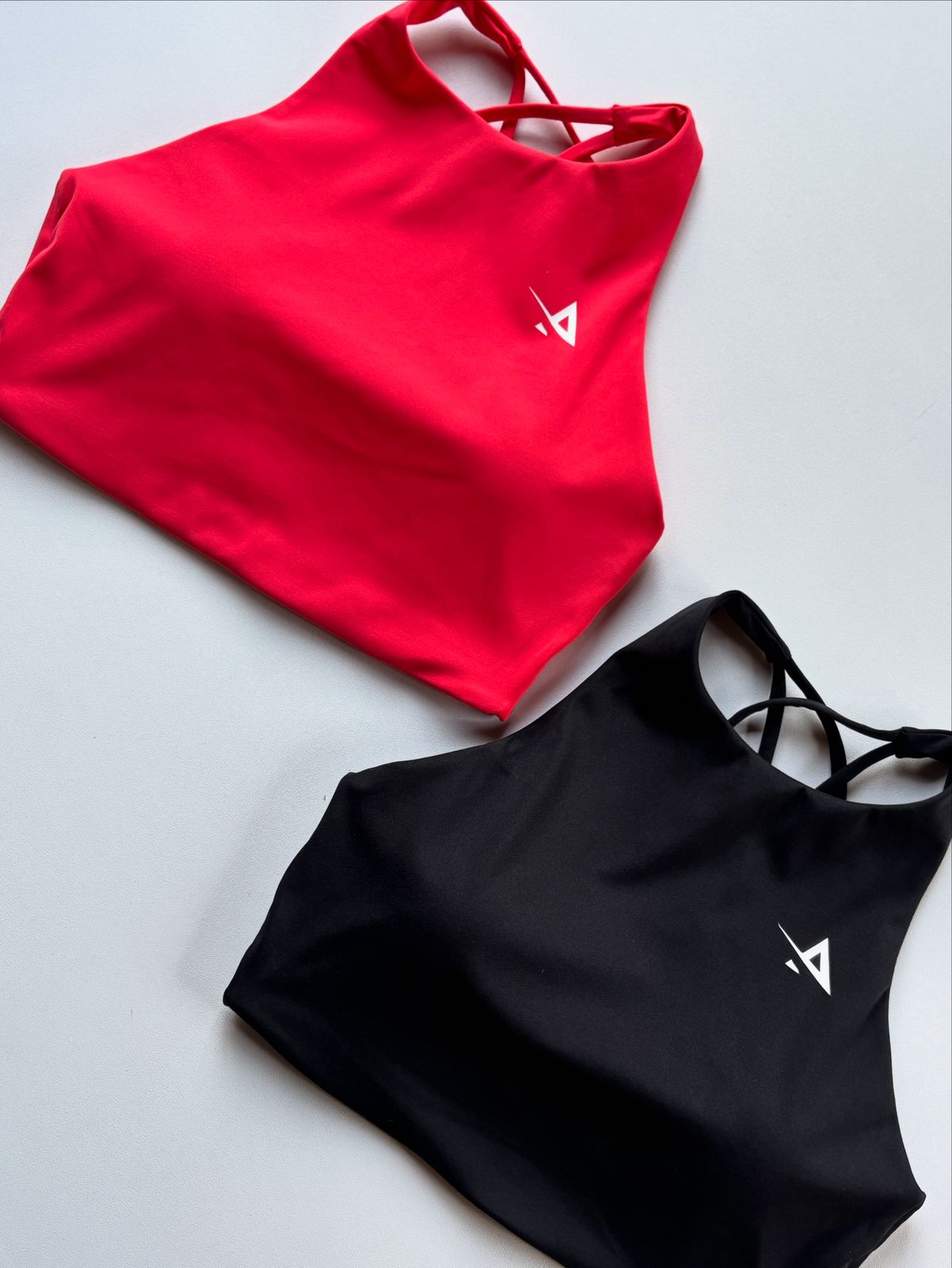 High neck sports bra