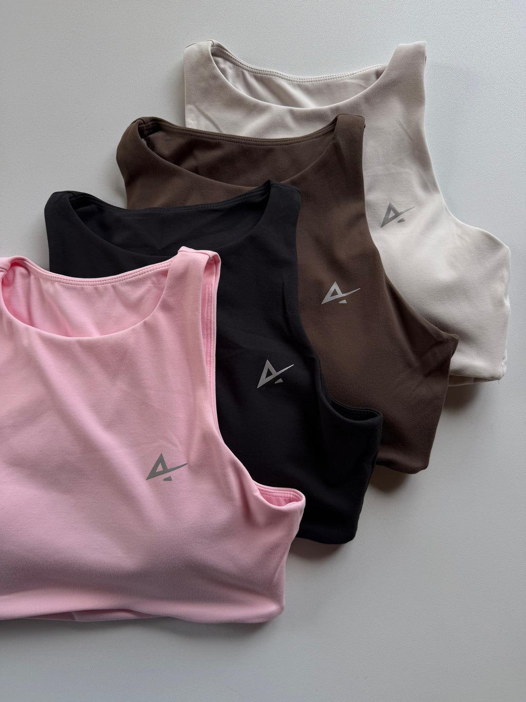 High neck sport bra