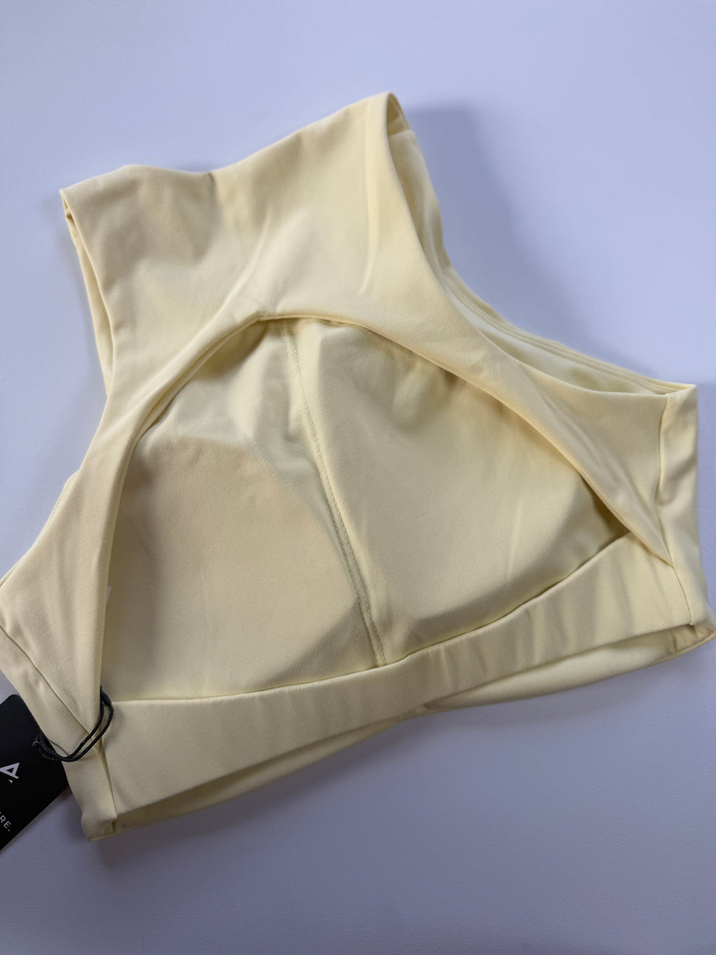 High neck sport bra