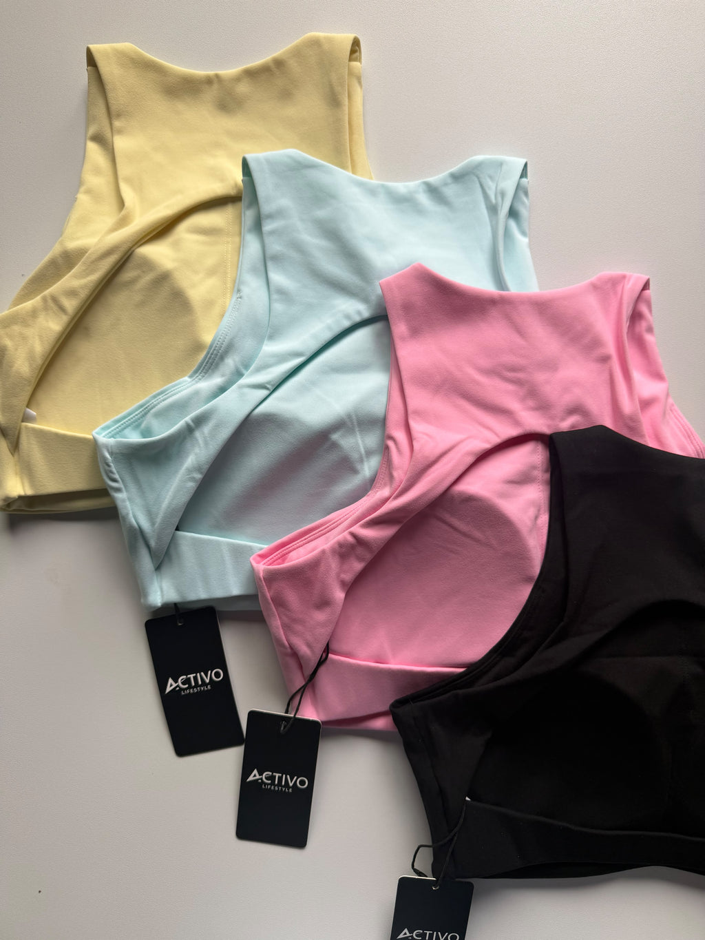 High neck sport bra