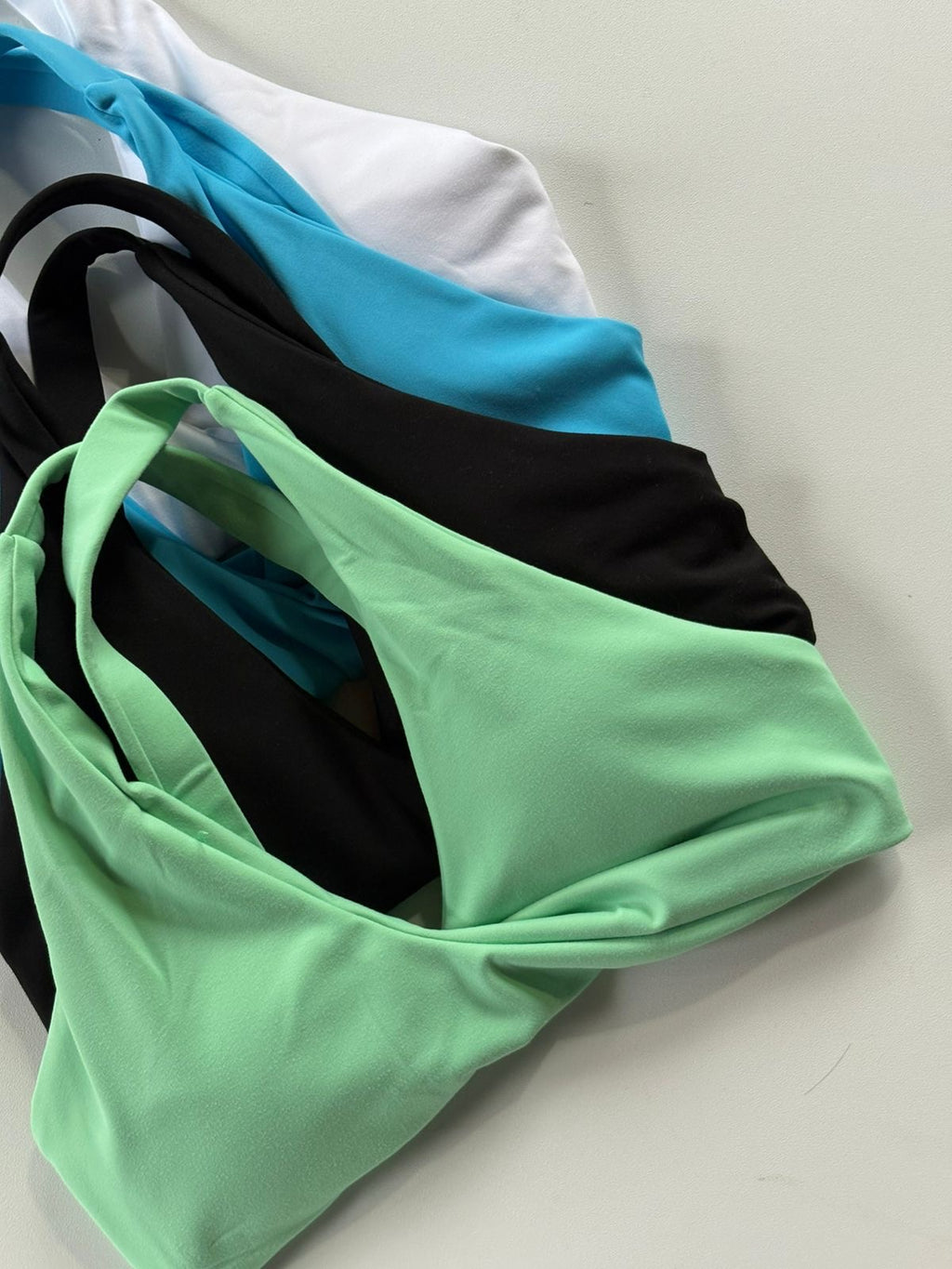 Criss Cross Twist Sports bra