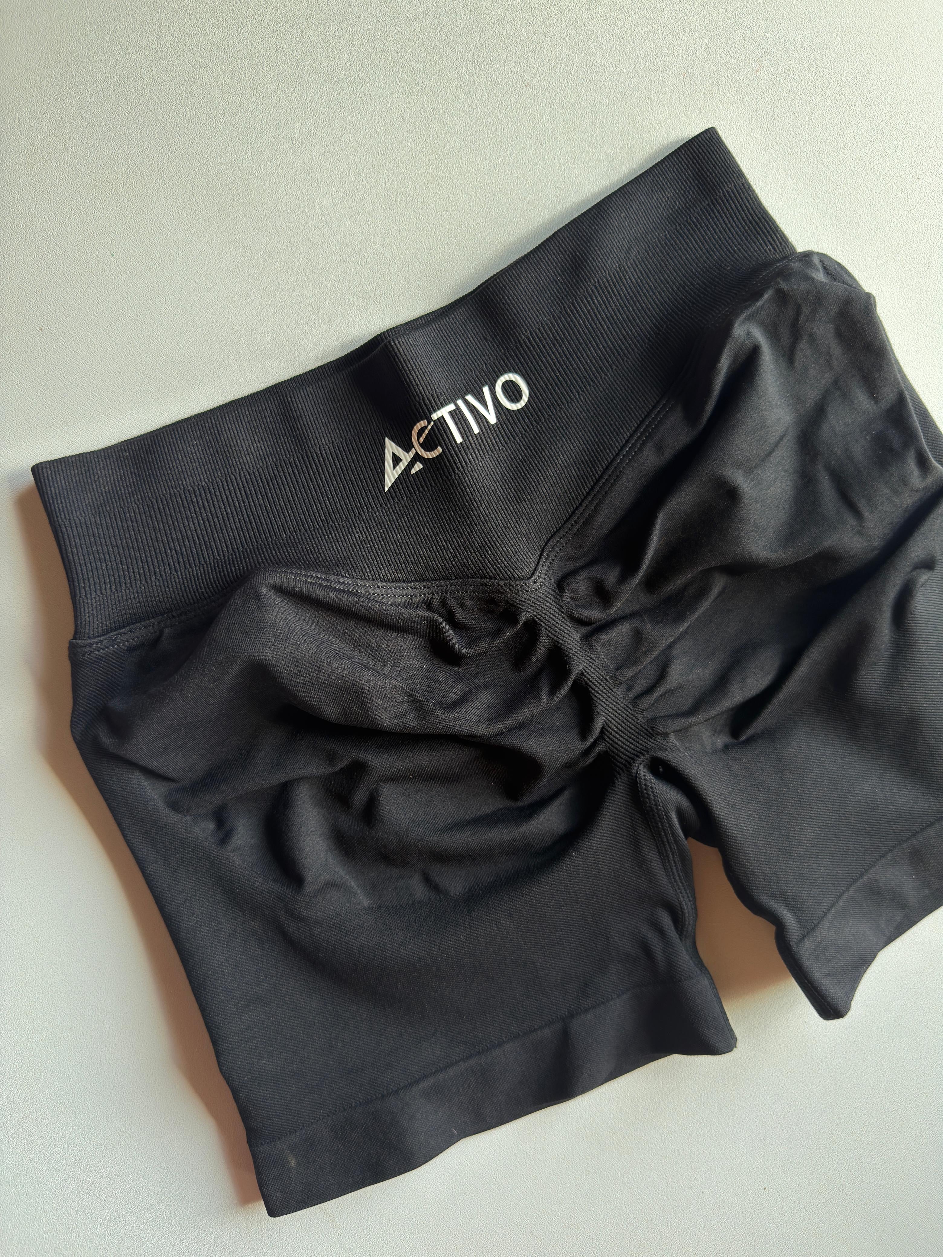 Vital mid-waist short