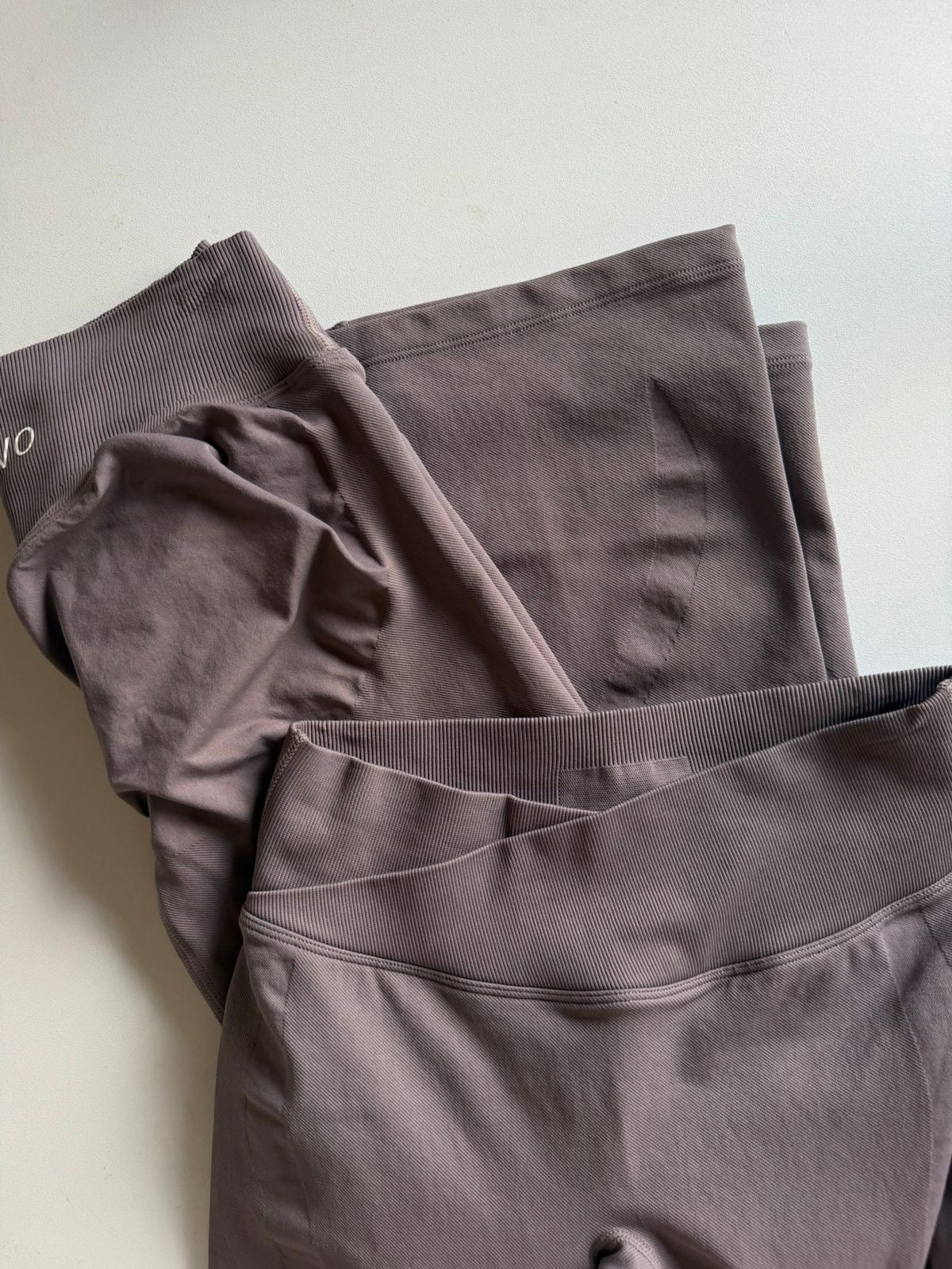 Flare criss cross legging