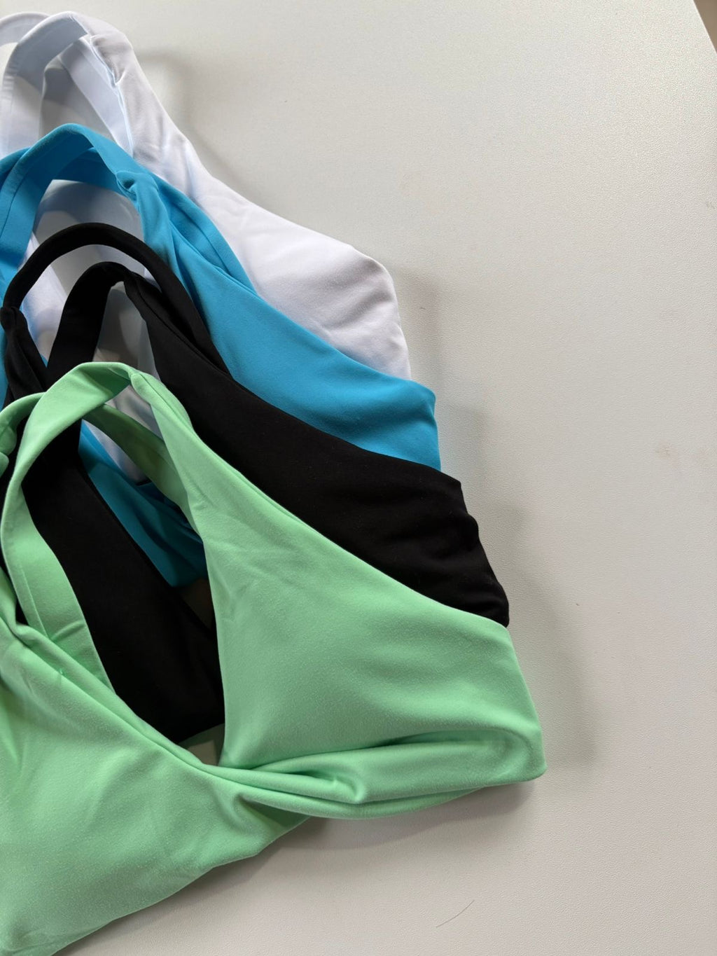 Criss Cross Twist Sports bra