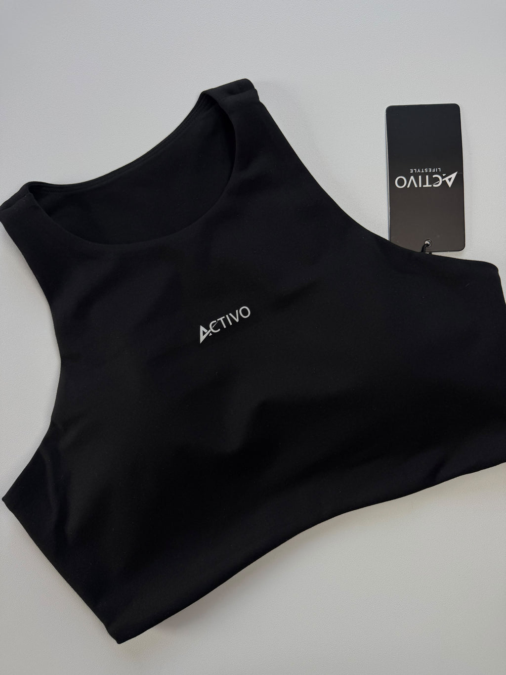 High neck sport bra