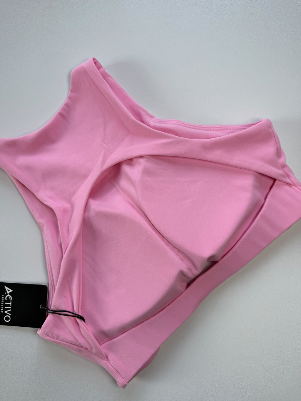 High neck sport bra
