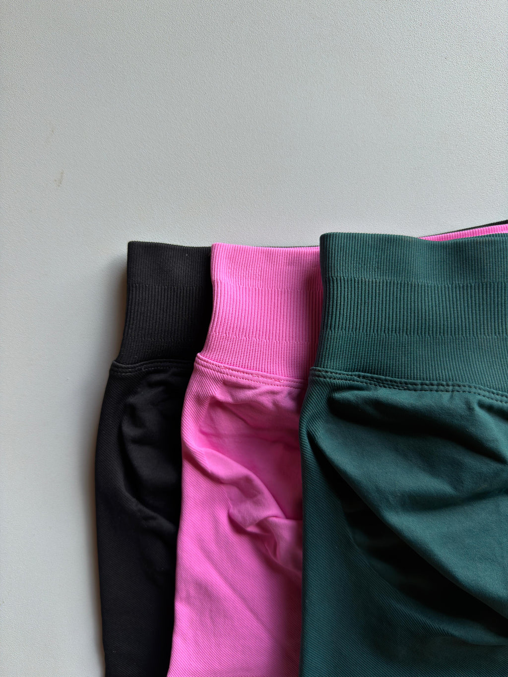 Vital mid-waist short