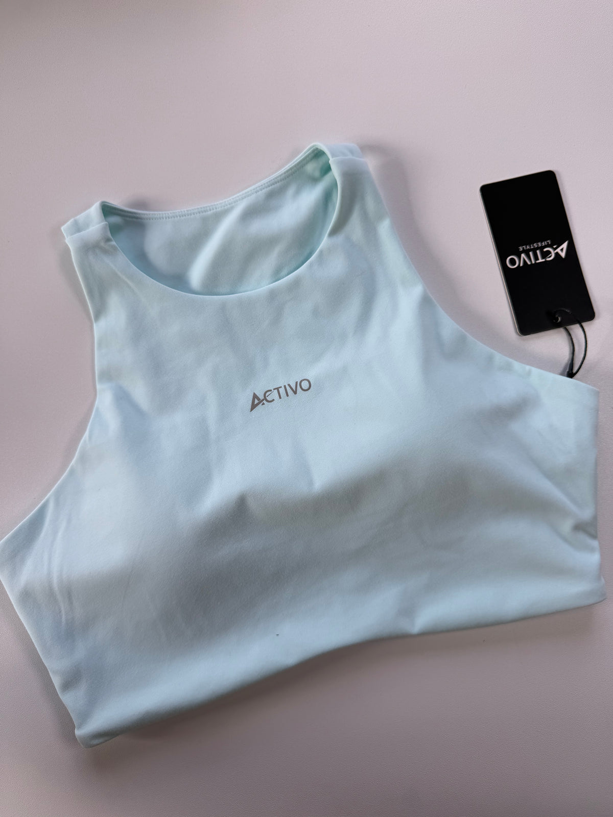 High neck sport bra