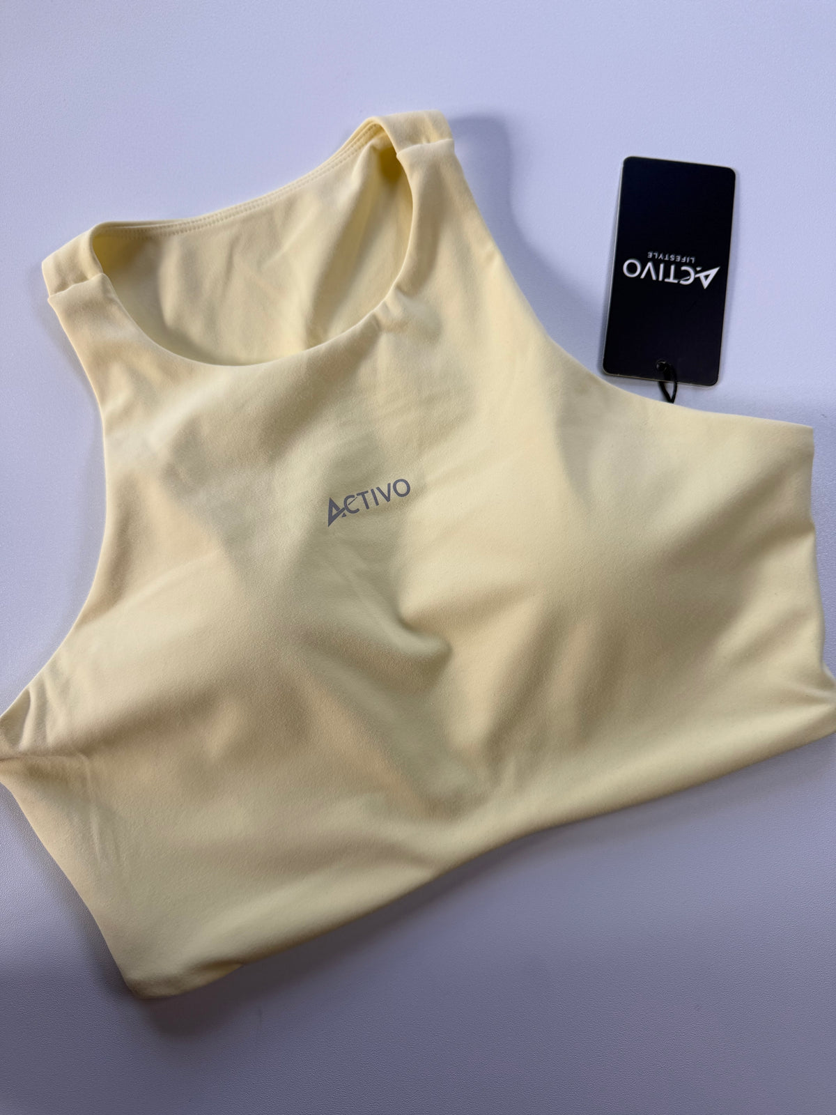 High neck sport bra