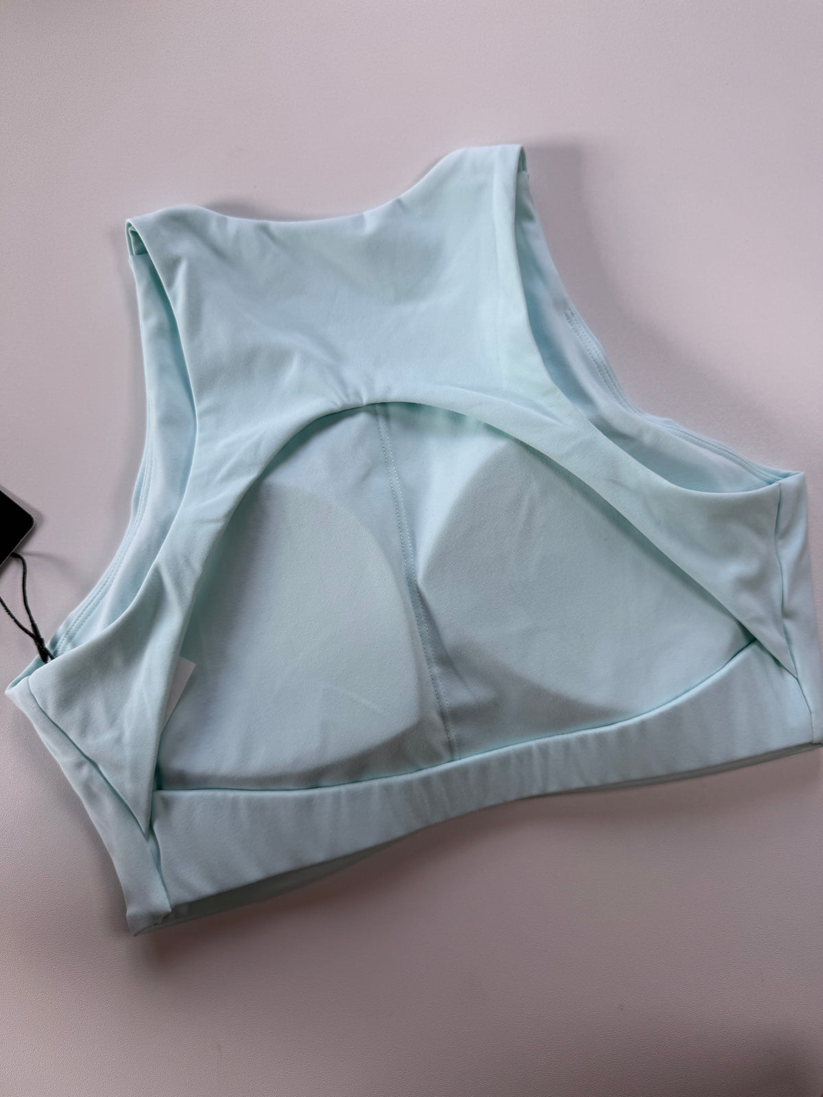 High neck sport bra
