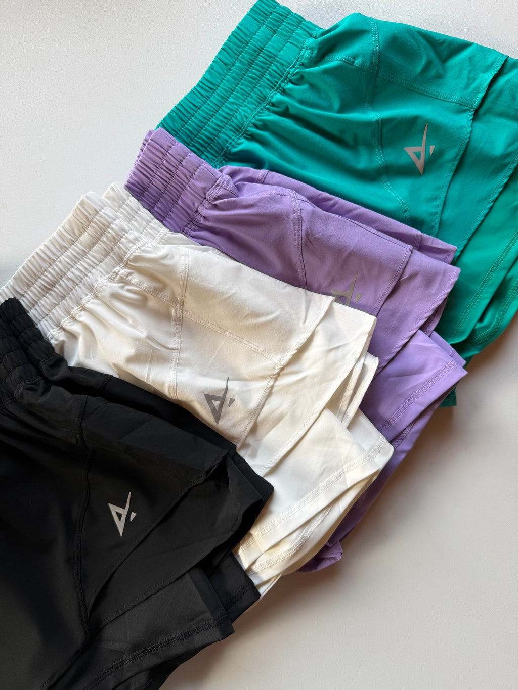 Activo flowy running short