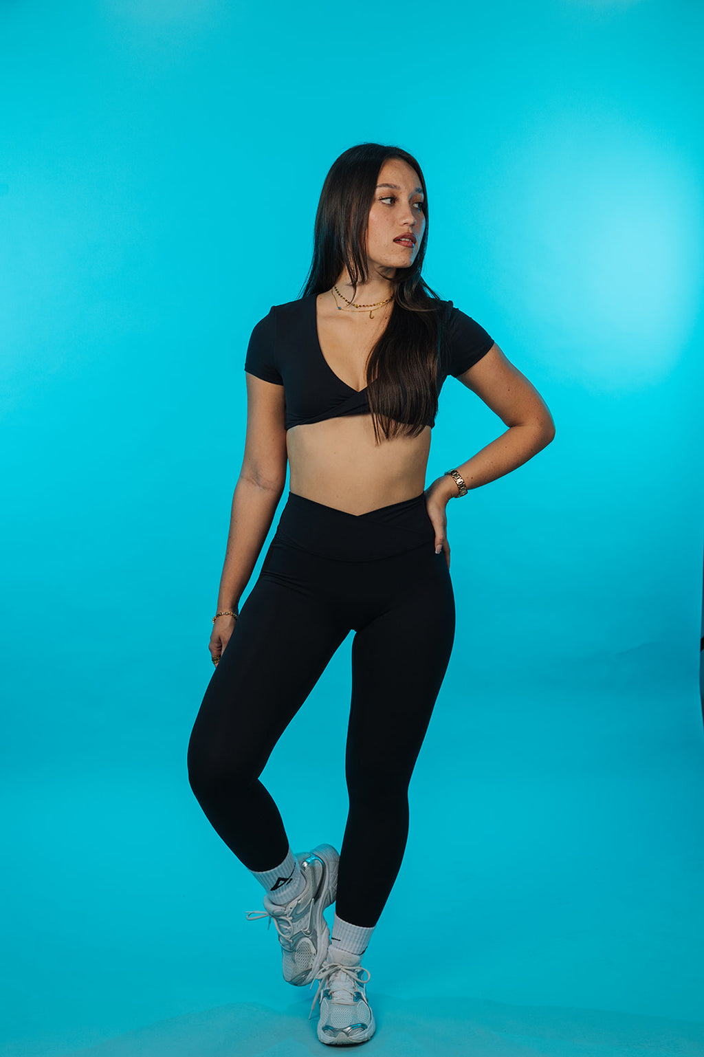 Soft twist criss-cross legging