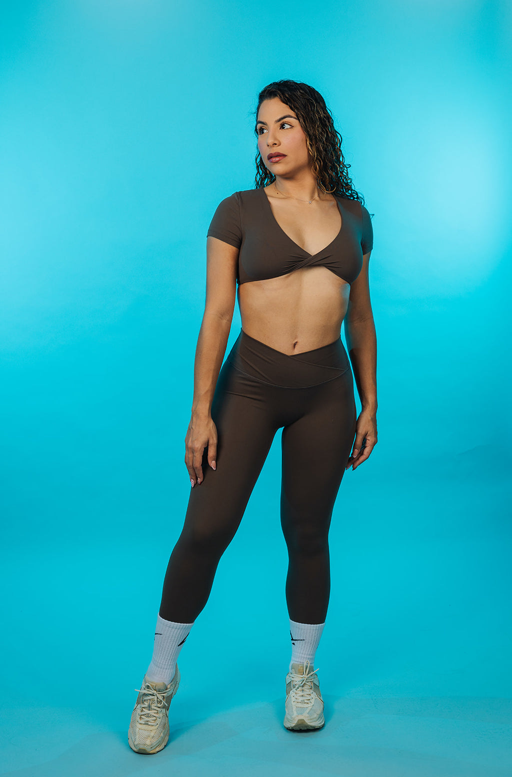 Soft twist criss-cross legging
