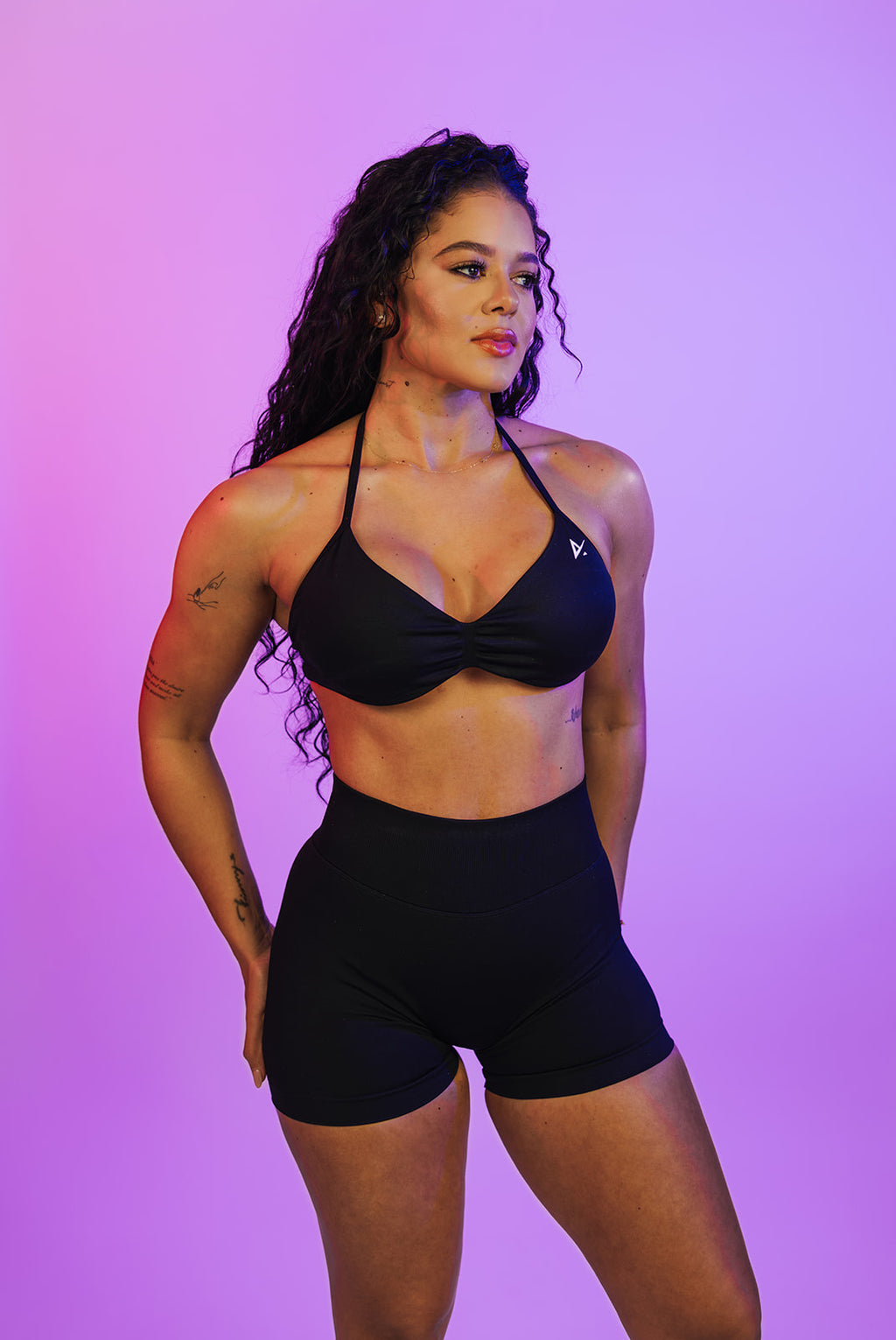 Essential mid-waist short