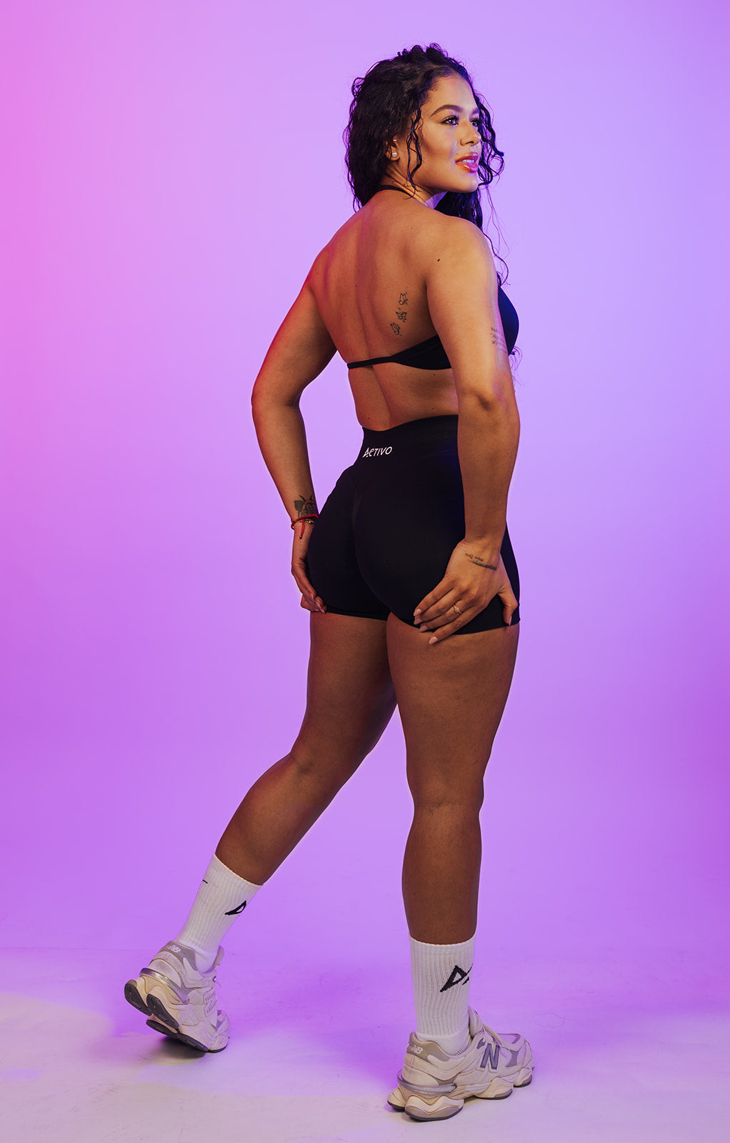 Essential mid-waist short