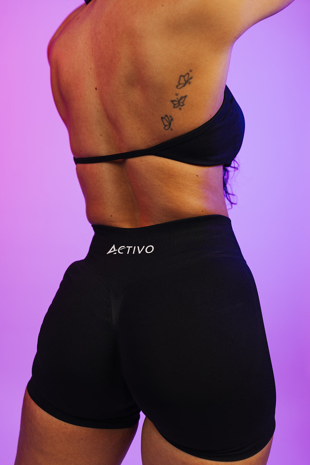 Essential mid-waist short