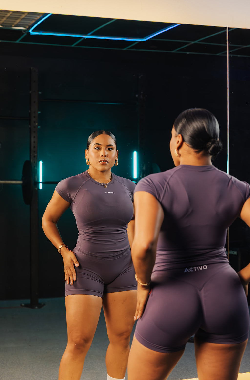 Signature mid-waist short
