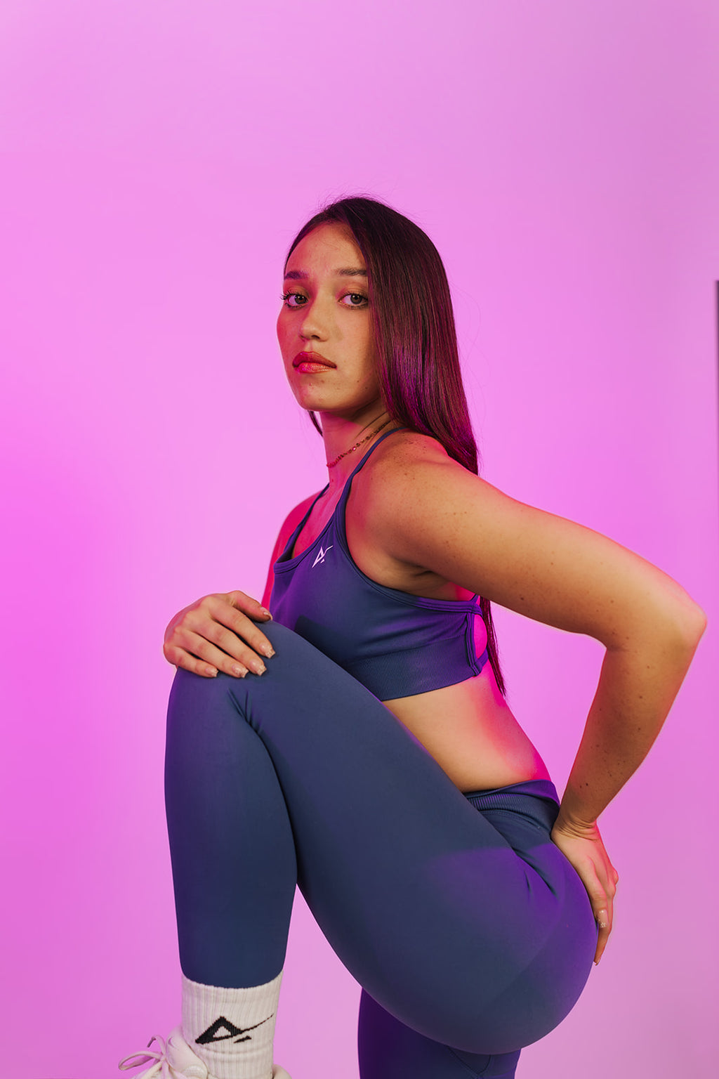 Essential criss cross sport bra
