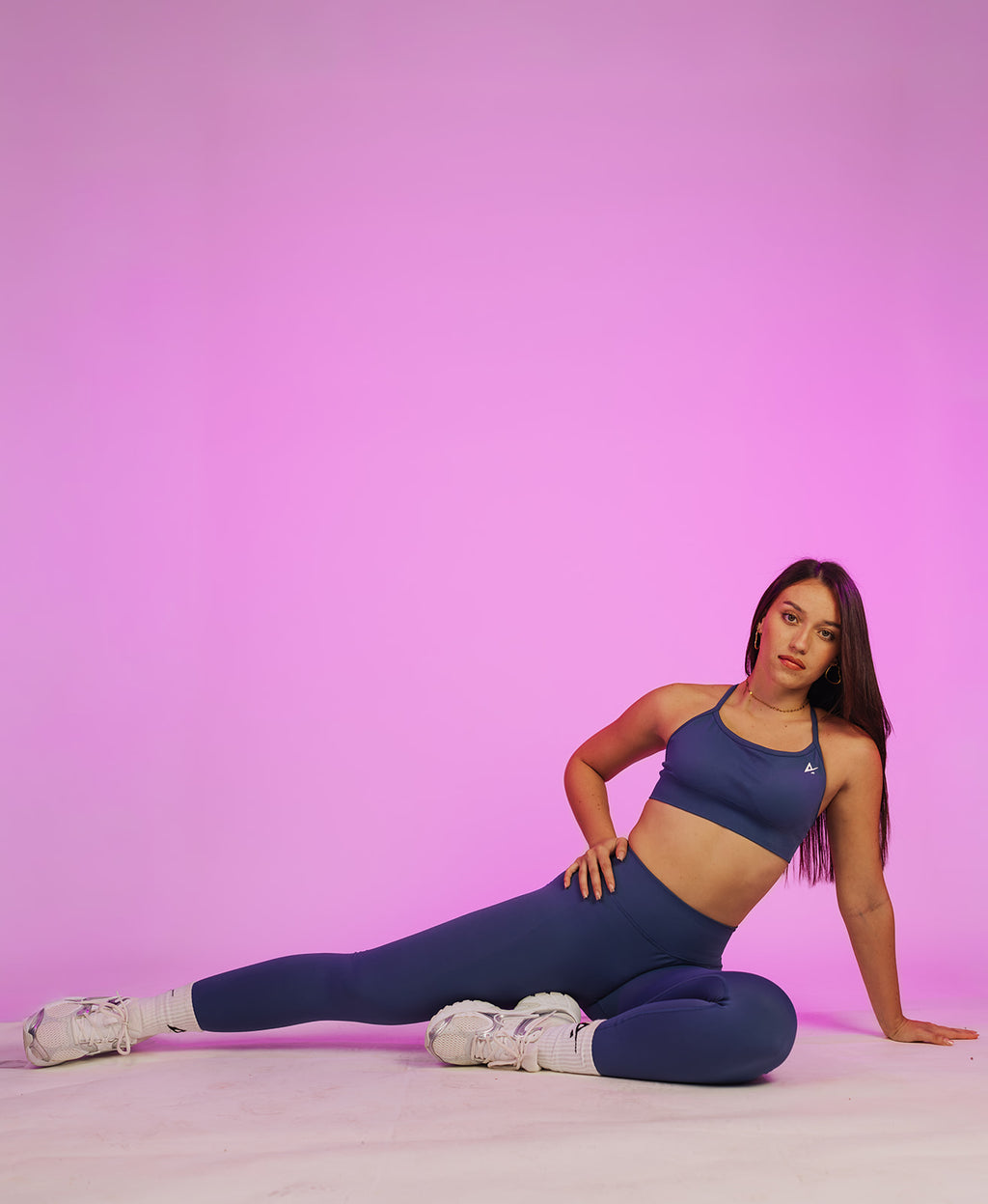 Essential criss cross sport bra