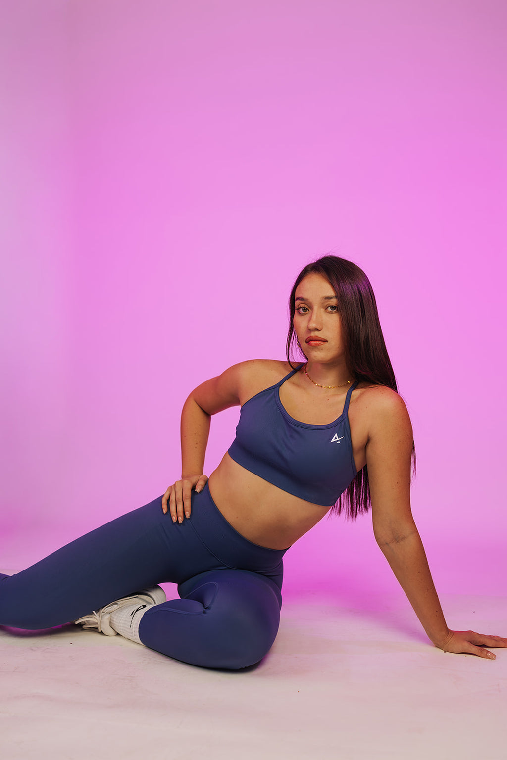 Essential criss cross sport bra
