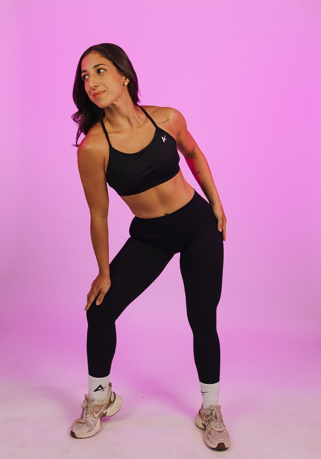 Essential criss cross sport bra