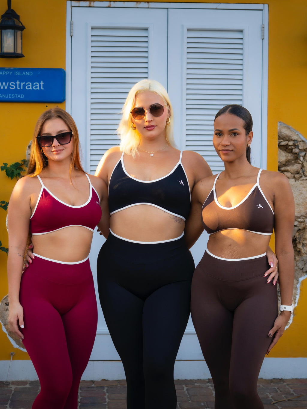 White outline Leggings